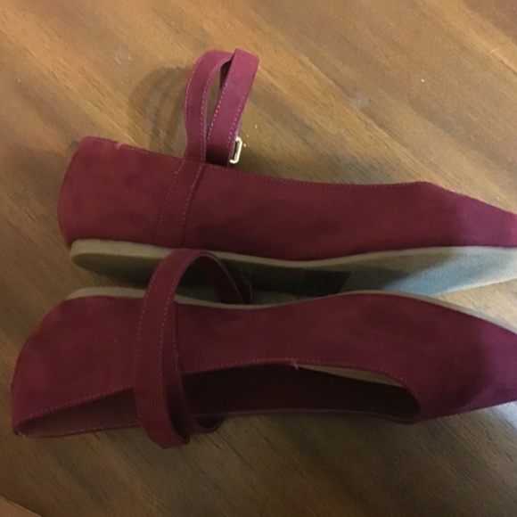Forever21 faux suede flats - Picture 4 of 7